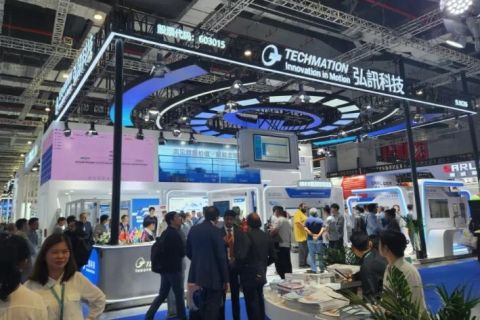 CHINAPLAS 2026 國際橡塑展落幕| 弘訊科技 數驅智造 步履不停